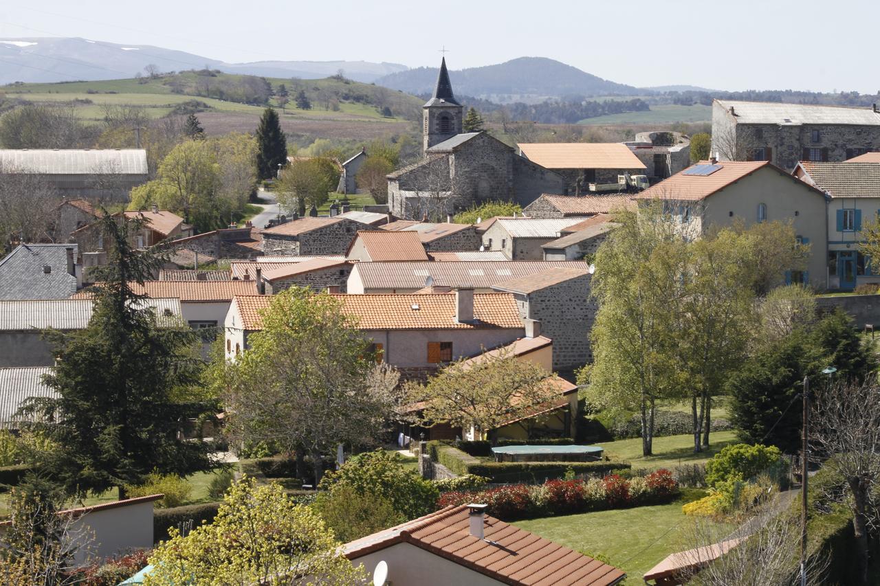 Maison D'Hote La Grange Aux Ayres Hotel Olloix Exterior photo